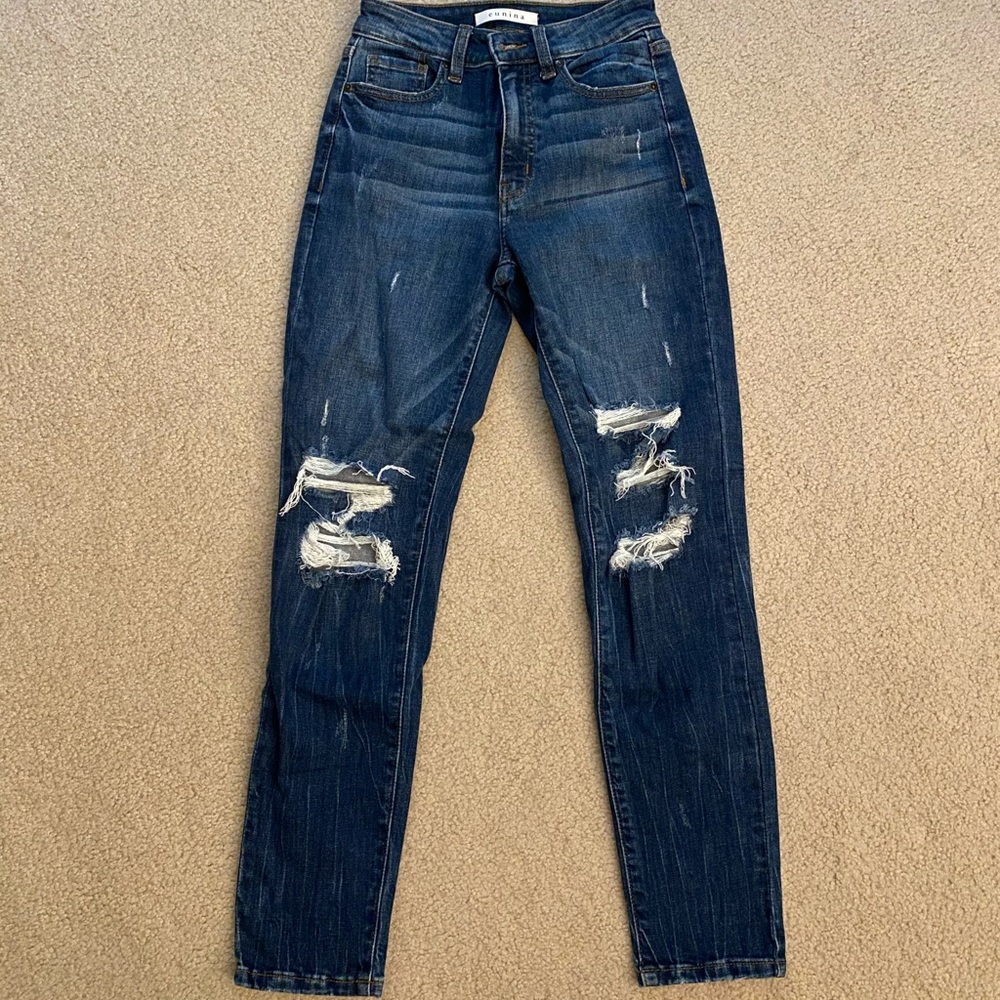 High rise ankle distressed mom Jean.